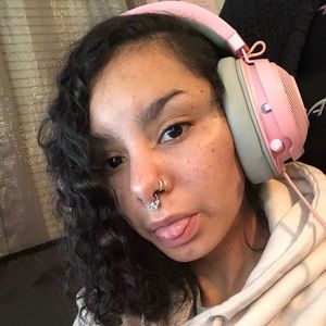 Meet your Posher, Jade